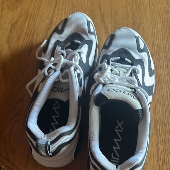 Nike Airmax Shoes - Picture 3 of 4